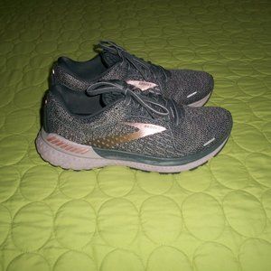 Brooks Women's Adrenaline 21 Running Shoes